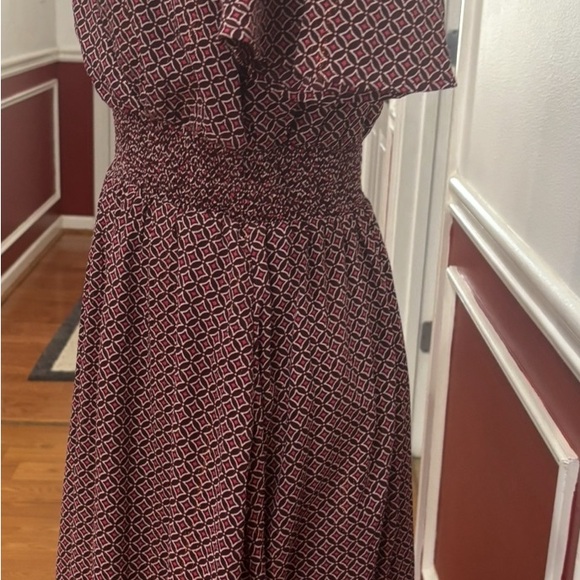 Geometric Patterned Dress - Picture 5 of 7